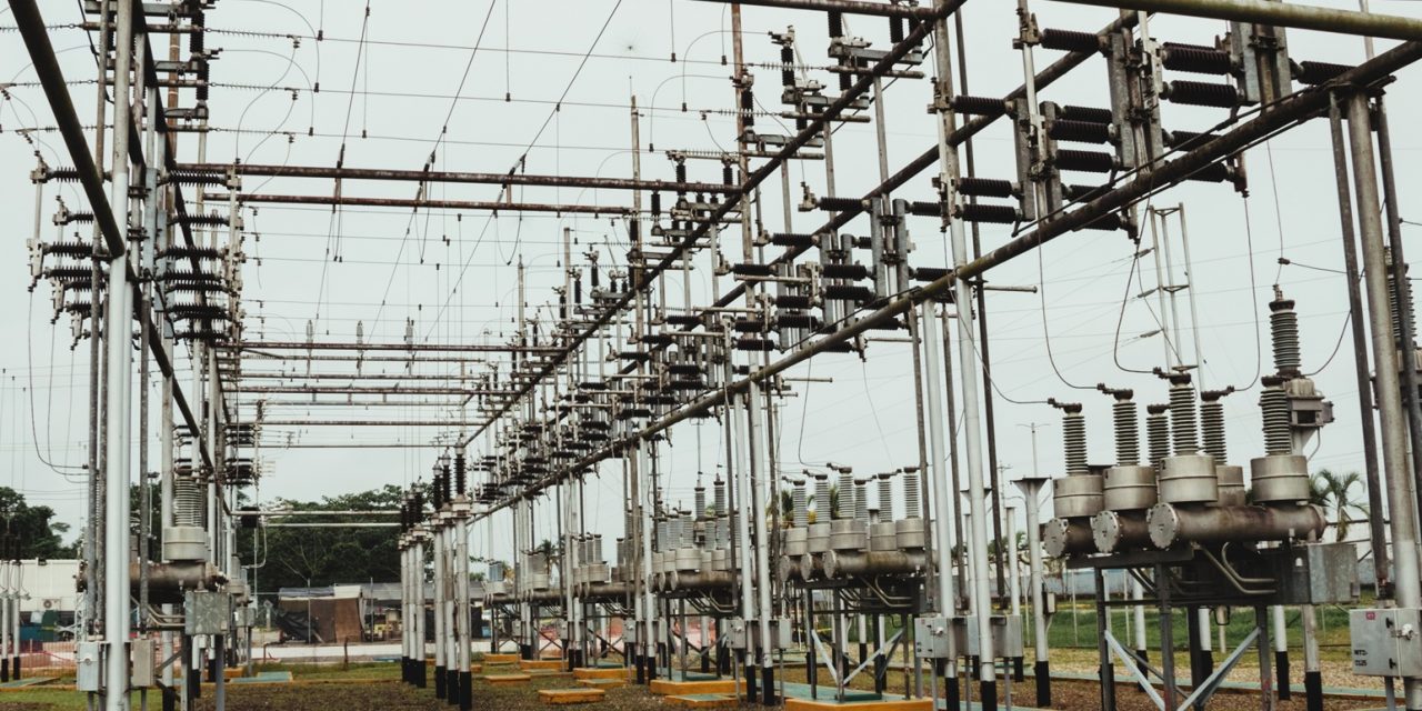 Los ingenieros industriales advierten que el plan del Gobierno para ampliar la red de suministro eléctrico a las empresas discrimina gravemente a Castilla y León
